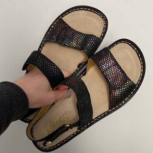NWOT Alegria Verona Gemboree Multi-Color Strappy Sandal Size 40